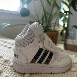 Toddlers adidas high top sneakers